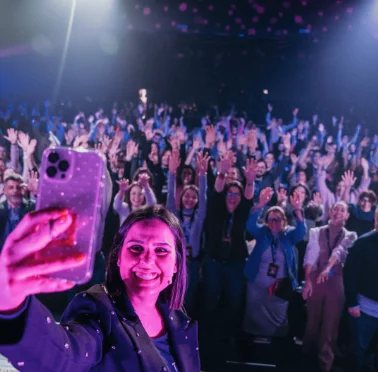 ana ivars en el evento nextt de marketing digital